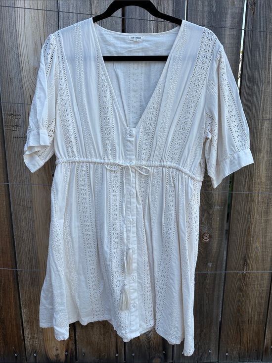 En Creme Dresses & Skirts - En Crème White Button-Front Eyelet Dress